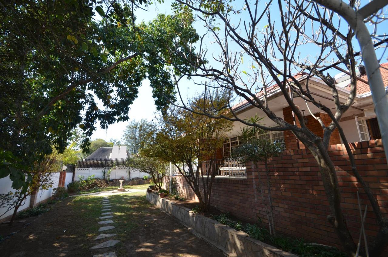 Paradisegarden Backpackers Windhoek Eksteriør billede